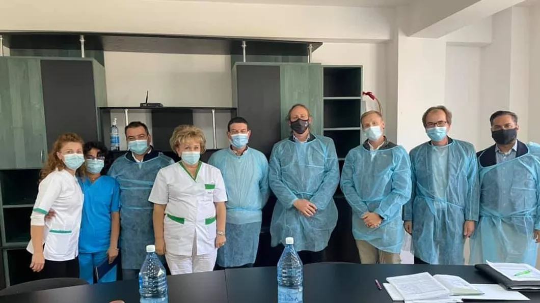 Laboratorul Sanitar Veterinar al DSVSA Iaşi vizitat de membri ai Ambasadei SUA în România și specialiști ai Agenției de apărare și reducere a amenințărilor Biolofice ai Statelor Unite