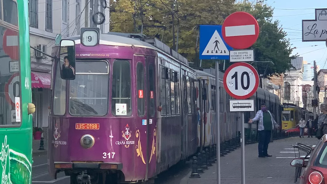 Circulația tramvaielor blocată în zona Tg. Cucu din cauza unei avarii la o garnitură - EXCLUSIV FOTO UPDATE