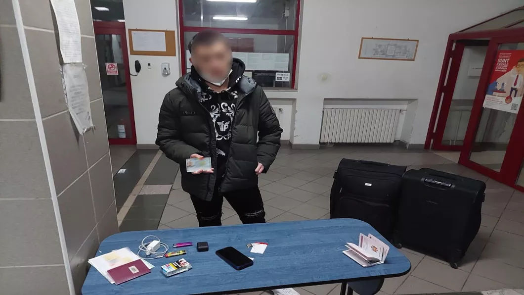 Mama tot mamă Polițiștii de la Frontiera Sculeni au prins o femeie din Republica Moldova care introducea un buletin fals pentru fiul ei. Motivul găsirea unui loc de muncă