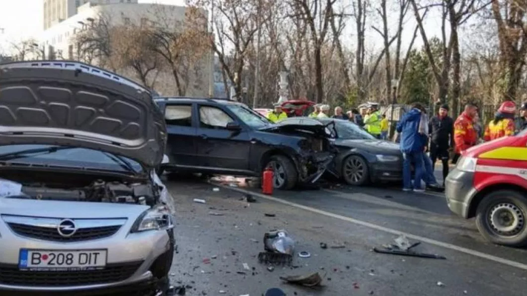 Carambol cu zeci de maşini în București Traficul a fost restricționat