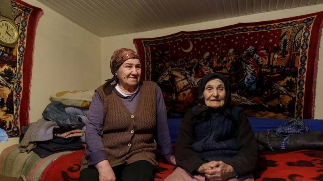 O femeie din Vaslui în vârstă de 100 de ani mesaj emoţionant de Ziua Naţională a României Să trăiţi mai mult ca mine că nu mi-i ciudă