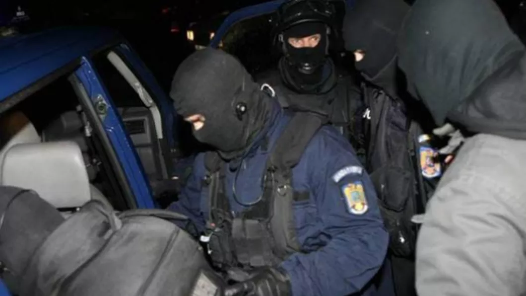 Încă o crimă sângeroasă la Iași Mascații au intrat în urmă cu puțin timp în locuinţa criminalului Exclusiv