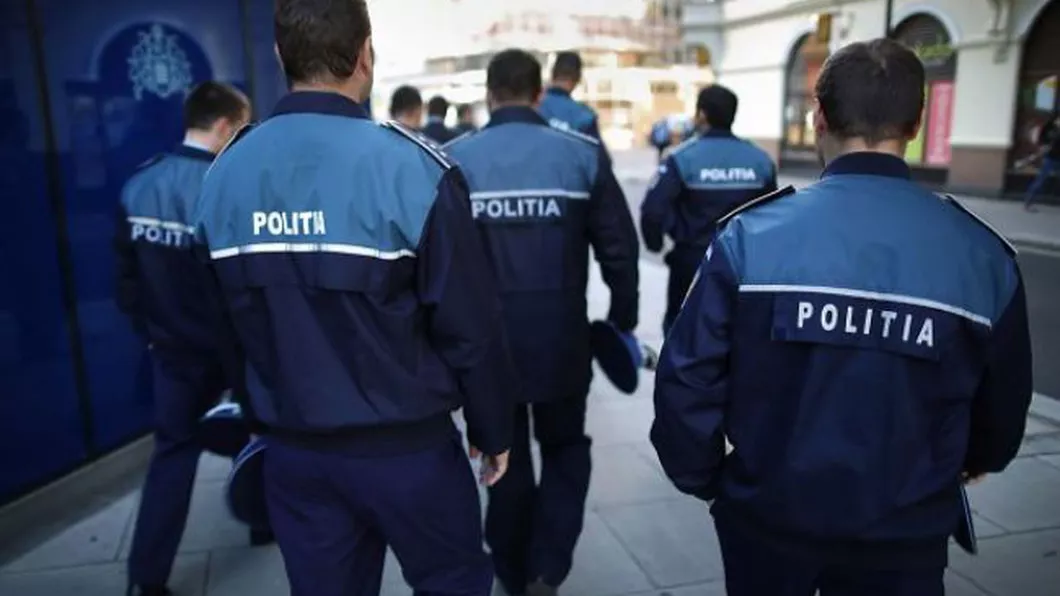 Situaţie fără precedent în Poliţia Română Zeci de mii de poliţişti ameninţa că îşi dau demisia dacă se adoptă legea certificatului verde