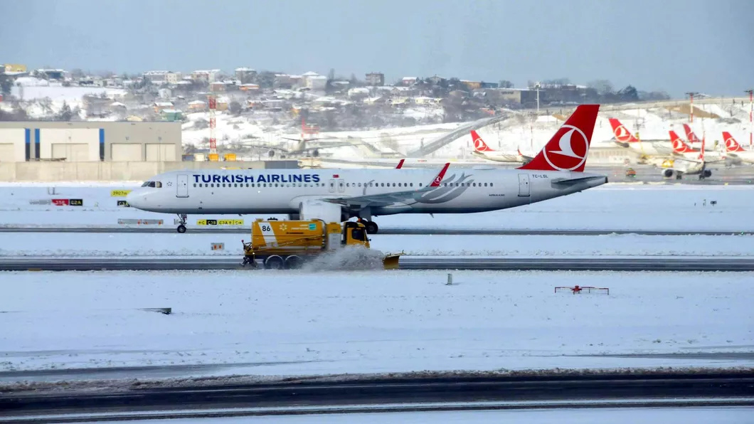 La aeroportul din Istanbul s-a prăbușit un acoperiș