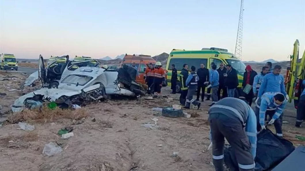 Cel puțin 16 morți într-un accident dintre un microbuz și un autobuz în Egipt