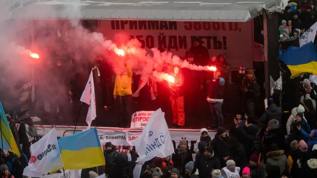 Protest violent în Ucraina. Protestatarii au luat cu asalt Parlamentul din Kiev