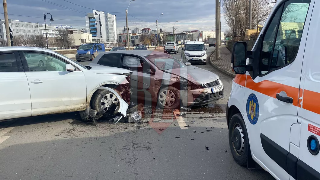 Accident rutier grav lângă SAJ Iași Au fost implicate două autoturisme - EXCLUSIVFOTO