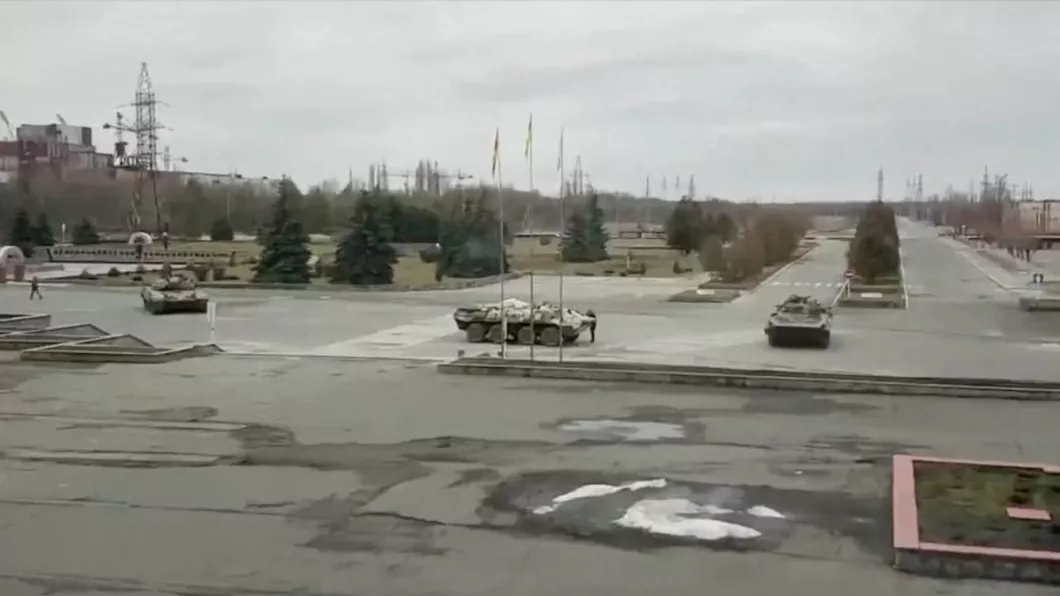 Armata rusă a intrat în Kiev Tancurile rusești defilează pe străzi și cetățenii sunt implorați să folosească cocktailuri Molotov - LIVE VIDEO