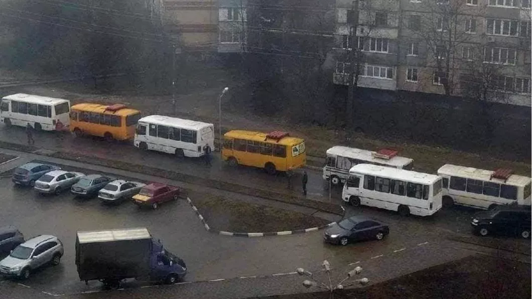 Începe evacuarea civililor din Donețk către Rusia  VIDEO