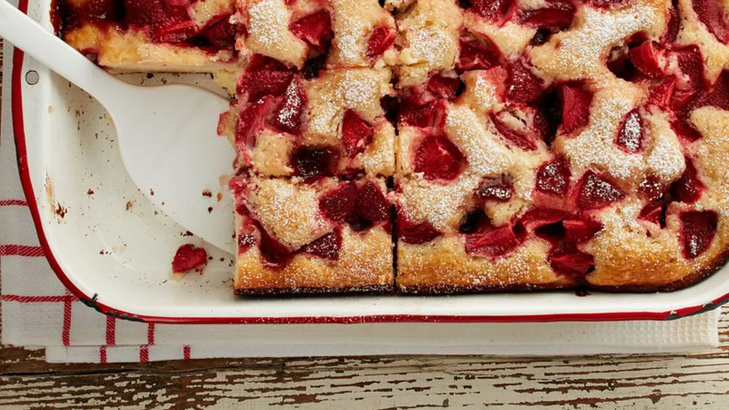 Prăjitura cu căpșuni și iaurt - Cea mai delicioasă rețetă cu fructe
