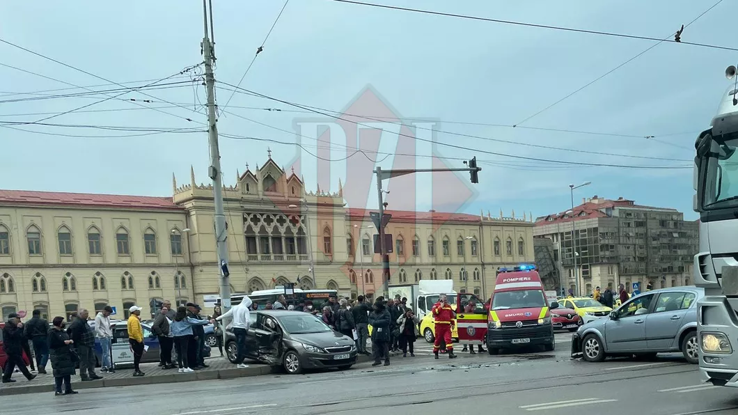 Accident rutier grav în zona Gării din Iași A intrat cu maşina pe trotuar după coliziunea cu un alt vehicul - EXCLUSIV FOTO UPDATE VIDEO