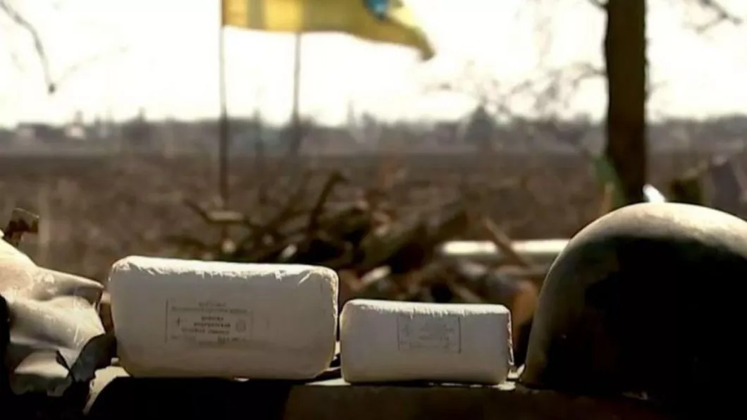 Ce se afla de fapt în pachetele albe lăsate în urmă de soldații ruși în Ucraina Așa s-a făcut de râs armata lui Vladimir Putin