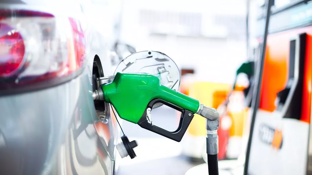 Prețul carburantului s-ar putea tripla dacă țițeiul rusesc va fi respins de occidentali