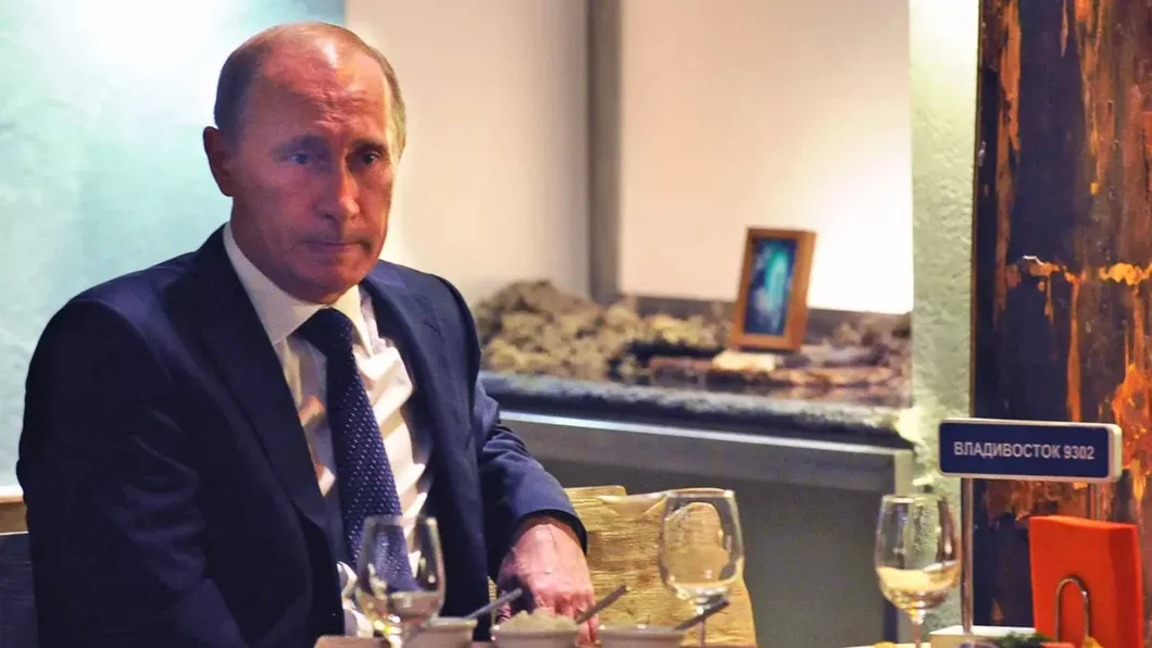 Vladimir Putin se teme să nu fie otrăvit și a înlocuit întreg personalul de la Kremlin