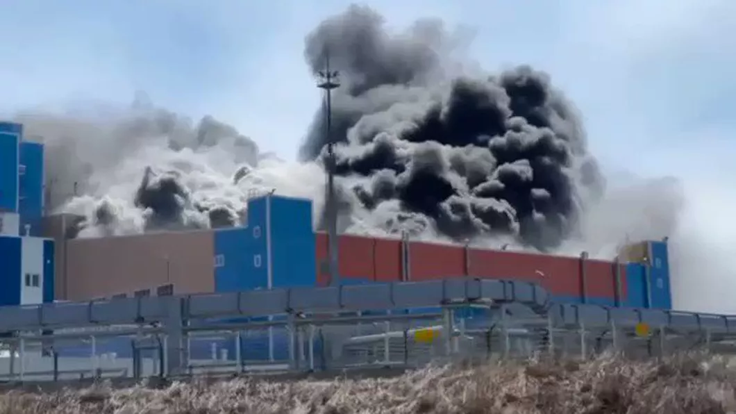 Incendiu puternic la o centrală termoelectrică de pe insula Sahalin din Rusia