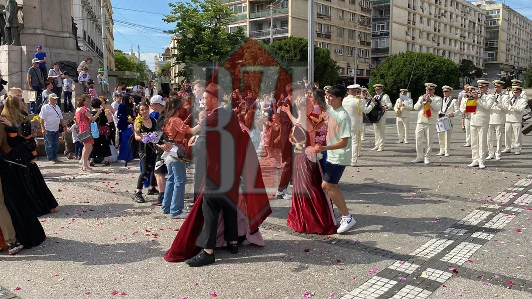 Bine-cunoscuta Bătaie cu flori are loc la Iași astăzi 21 mai 2022 - GALERIE FOTO LIVE