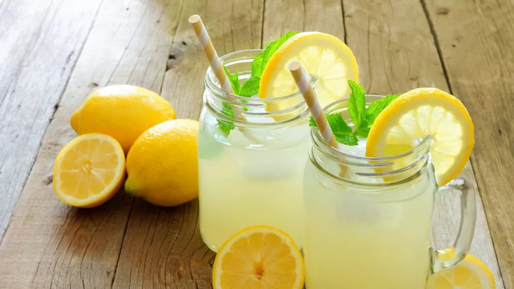 Cum se face limonada. Rețeta perfectă pentru sezonul de vară