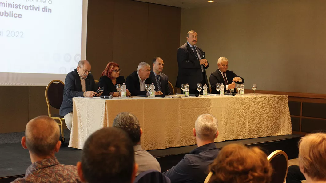 Peste 50 de directori generali administrativi ai universităților din țară reuniți la Iași pentru dezbateri la o ședință de lucru organizată de Politehnica ieșeană