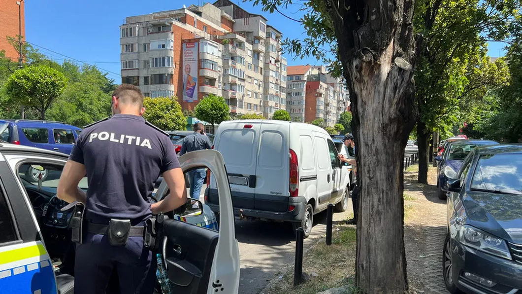 O femeie din Oradea a început să se comporte straniu după ce a fost prinsă în flagrant de poliţişti - VIDEO