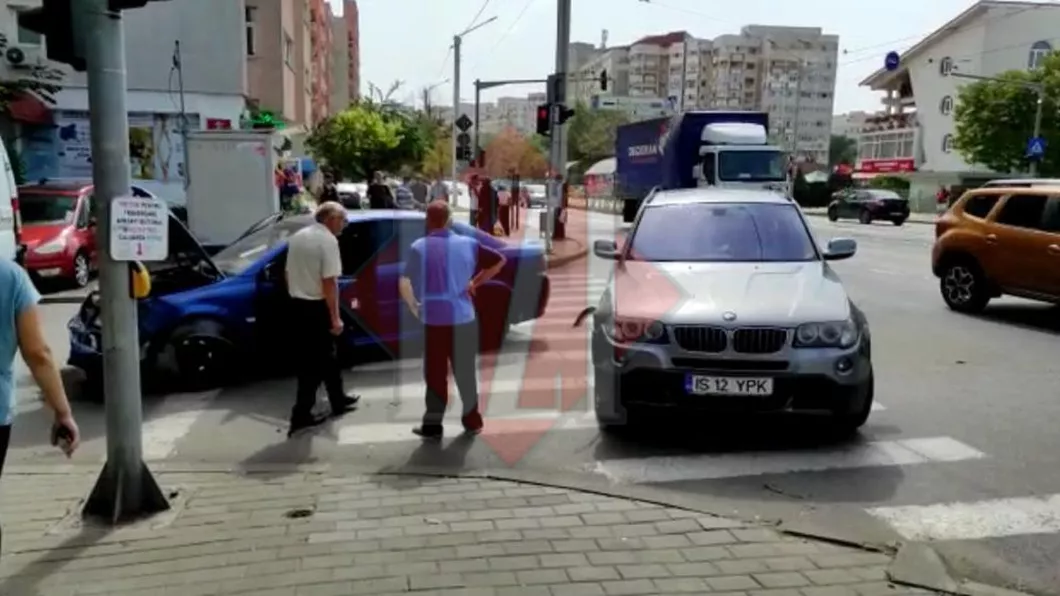 Accident rutier în CUG. Două autoturisme s-au ciocnit - EXCLUSIV FOTO VIDEO