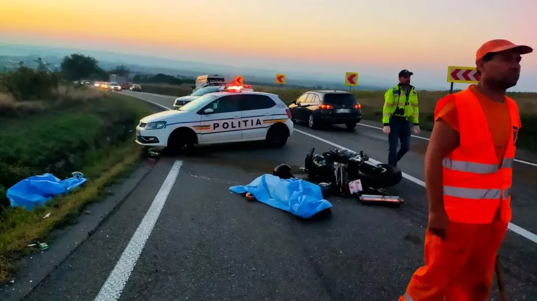 Tragedie la Pașcani județul Iași. Două persoane au murit după o coliziune dintre un camion şi o motocicletă - EXCLUSIV UPDATE FOTO