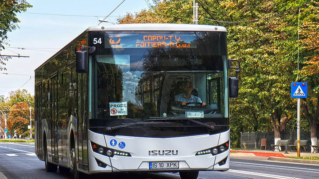 Programul tramvaielor şi autobuzelor care tranzitează zona Copou prelungit în perioada 19 - 21 august