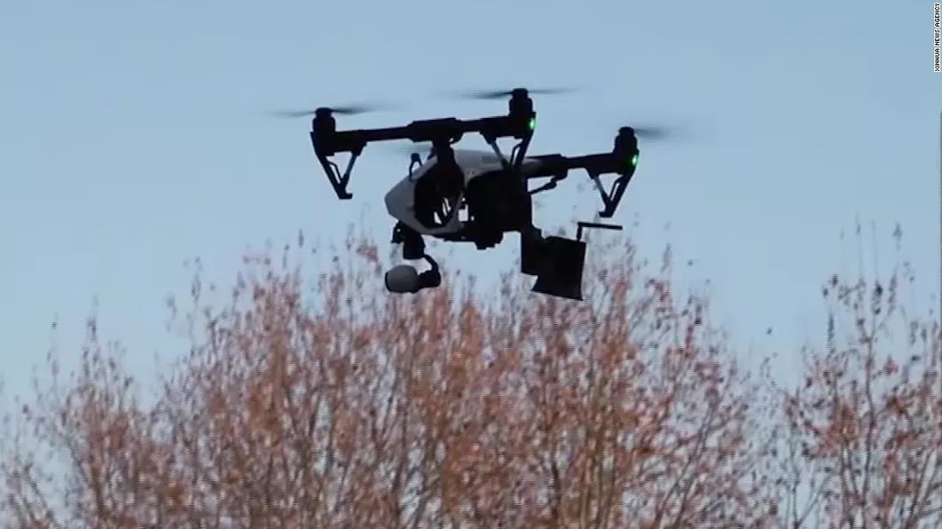 China folosește drone pentru depistarea oamenilor care încalcă măsurile anti-Covid