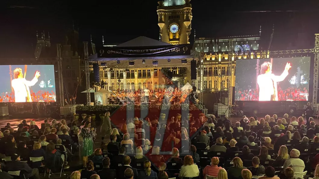 Seară de magie la Iași După ploaie sute și sute de ieșeni participă la un mega-concert de operă urmat de un joc de artificii - GALERIE FOTO LIVE VIDEO