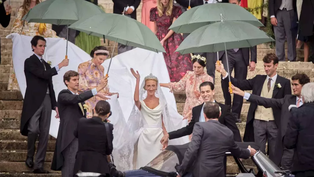 Nuntă în familia regală a Belgiei. Mireasa prinţesa Maria Laura a purtat o rochie mini de la Gucci
