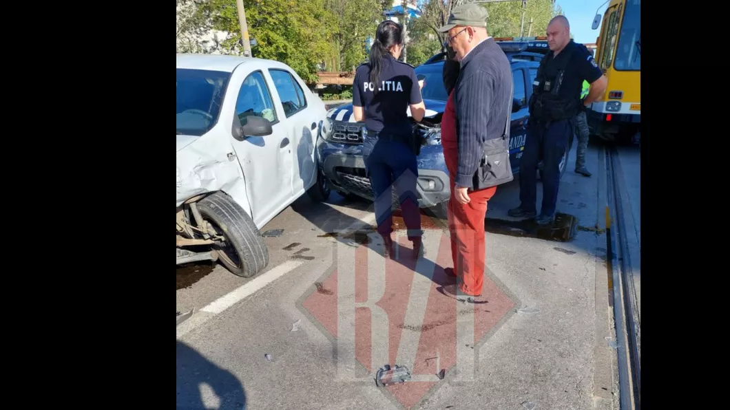 O autospecială de jandarmi a fost implicată într-un accident rutier la Iași