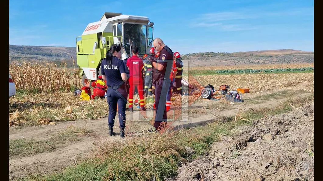 Elicopterul SMURD Iaşi intervine la Gorban. Un bărbat şi-a prins piciorul în combina de treierat - EXCLUSIV UPDATE FOTO