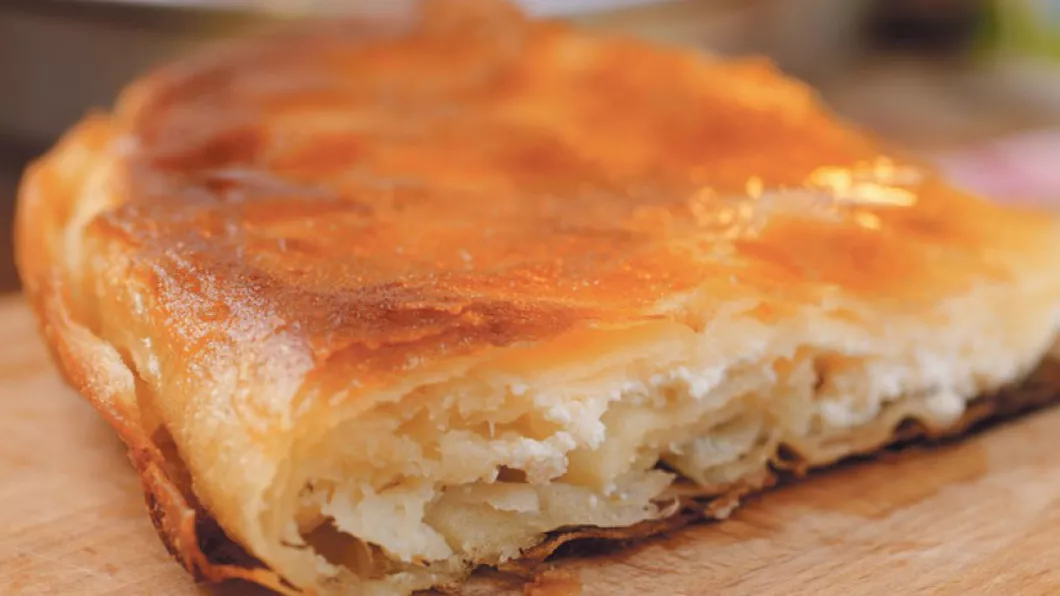Plăcintă turcească cu brânză. Trucuri simple pentru un preparat savuros