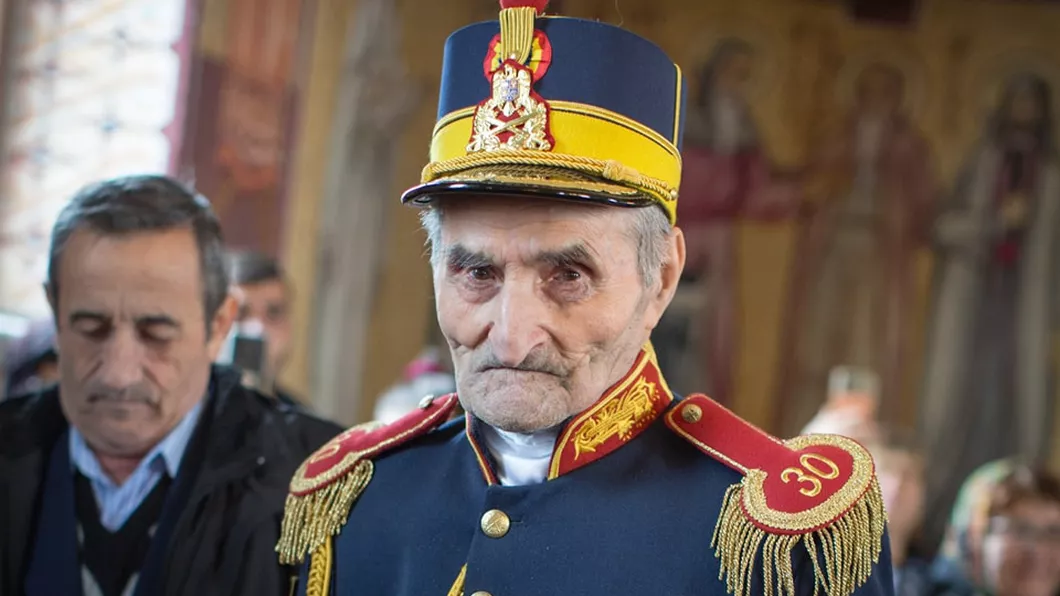Veteranul Irod Moisă a împlinit 100 de ani. Singurul militar român din Garda Regală rămas în viaţă a primit Emblema de Onoare a Armatei Române