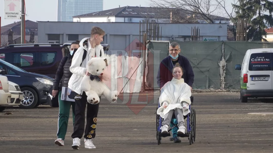 Alexia tânăra ale cărei brațe au fost amputate în urma accidentului din Pașcani pleacă acasă în Ajunul Anului Nou