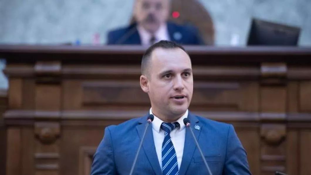 Un senator USR Iași propune ca poliţiştii să fie dotaţi cu pistoale cu electroşocuri