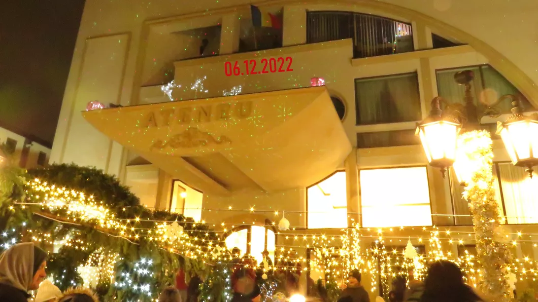 Bucurie pentru toţi copiii din Iaşi. S-a deschis Piaţa de Crăciun a Ateneului Naţional - VIDEO