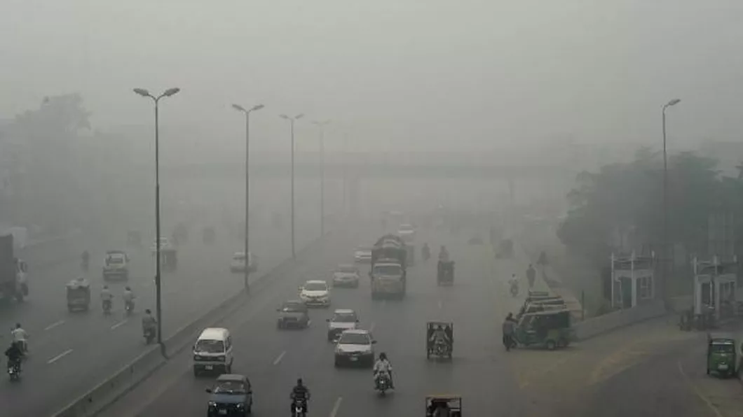 În oraşul pakistanez Lahore şcolile vor fi închise două zile pe săptămână din cauza poluării