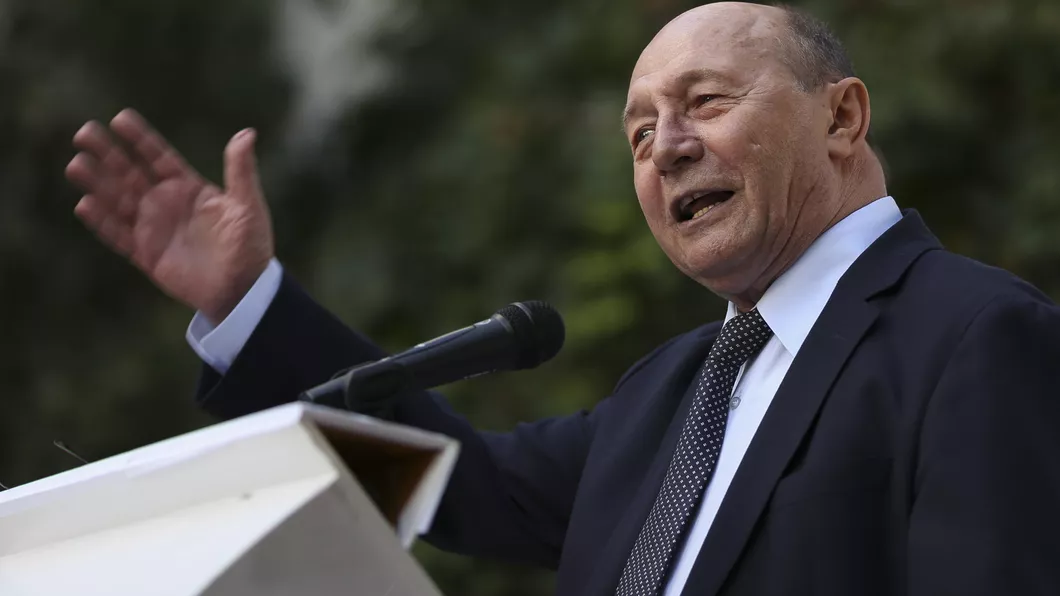 Traian Băsescu a renunțat la cererea de revizuire a deciziei ICCJ. Fostul președinte rămâne cu sentința de colaborator al Securității