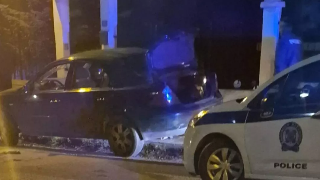 Un bărbat de 62 de ani s-a blocat cu gemenii săi de doi ani în maşină şi a dat drumul la o butelie de gaz în Salonic