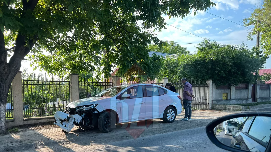 Accident rutier cu două autoturisme implicate în Lunca Cetățuii județul Iași  - EXCLUSIV
