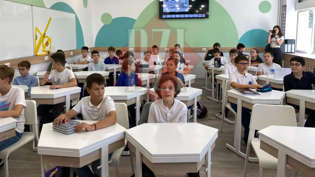 Eveniment de inaugurare a celei de-a șasea săli de clasă la Liceul Teoretic de Informatică Grigore Moisil Iași - FOTO