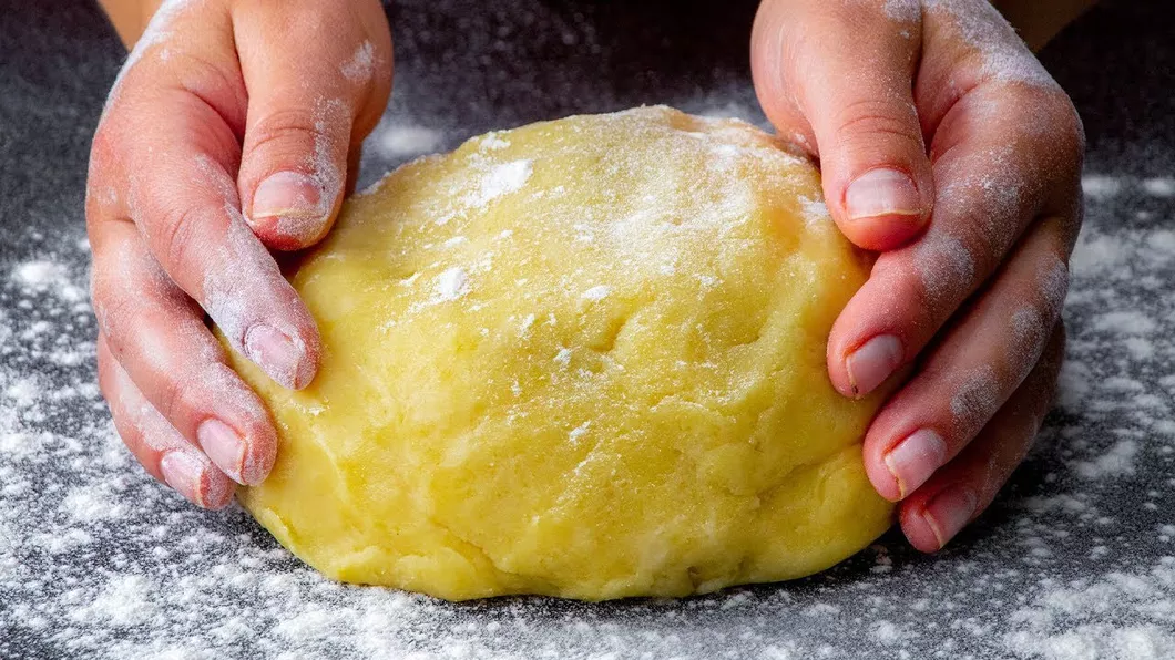 Aluat foietaj de casă gata în 10 minute. Secrete culinare care te vor ajuta să pregătești un aluat fraged și aromat