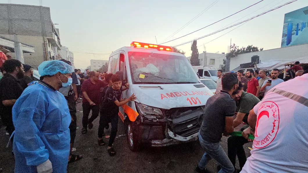 Israelul recunoaște atacul aerian asupra ambulanței despre care martorii spun că a ucis și a rănit zeci de oameni