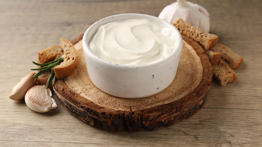 Sos de iaurt cu usturoi. Cum să oferi preparatului o textură fină și mai multă savoare