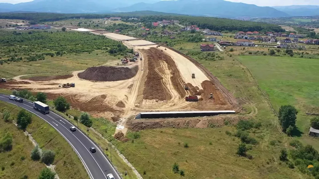 Lucrările la lotul 2 al Autostrăzii Sibiu-Pitești vor începe în această primăvară. Se vor construi șapte tuneluri și zeci de poduri