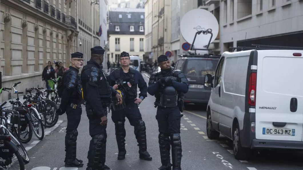 Sute de elevi din Franța amenințați cu decapitarea Sper ca corpurile voastre de kafir să vă explodeze în 1.000 de bucăţi