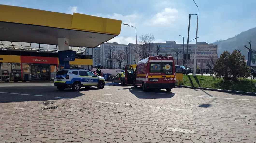 Un șofer de taxi și-a pierdut viața într-o stație de peco din Piatra Neamț