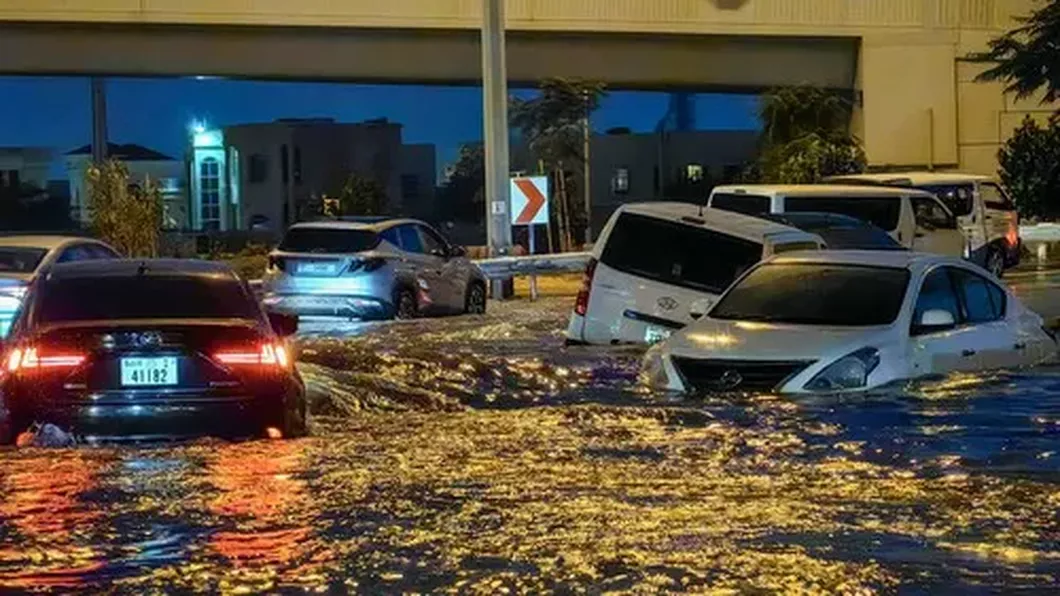 Imagini apocaliptice din Dubai după cele mai abundente ploi din istorie - VIDEO