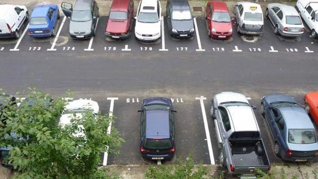 Pe o stradă intens circulată din Iași primăria închiriază 11 locuri de parcare. Până când pot depune persoanele interesate documentele