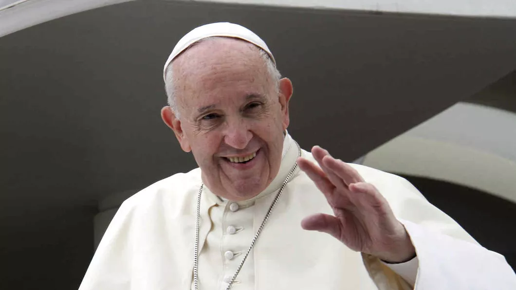 Papa Francisc a fost operat în mare secret